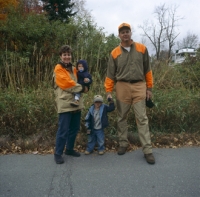 32_10famhunt.jpg